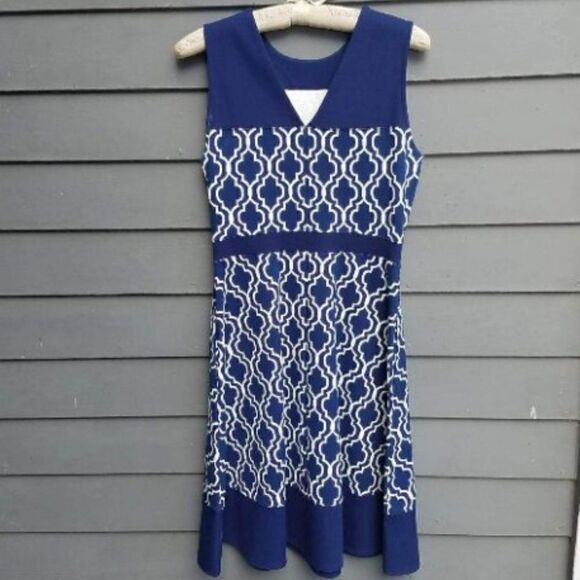 Lands End Navy/white Geometric dress with Front Pockets Size 8 - Picture 3 of 5